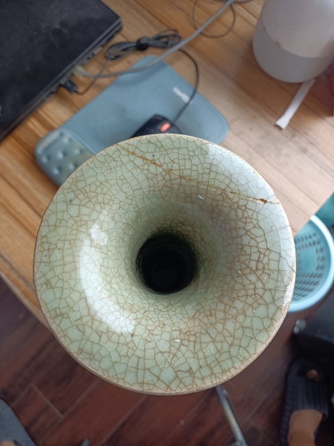 古玩陶瓷龍泉青瓷撇口瓶真品鑒賞圖