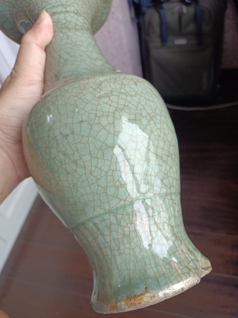 古玩陶瓷龍泉青瓷撇口瓶真品鑒賞圖