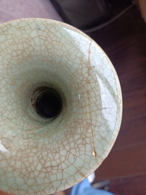 古玩陶瓷龍泉青瓷撇口瓶真品鑒賞圖