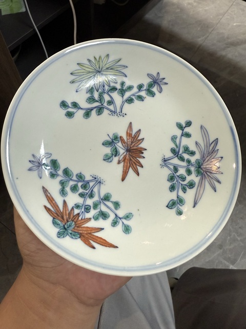 古玩陶瓷斗彩花卉紋盤拍賣,當前價格5900元