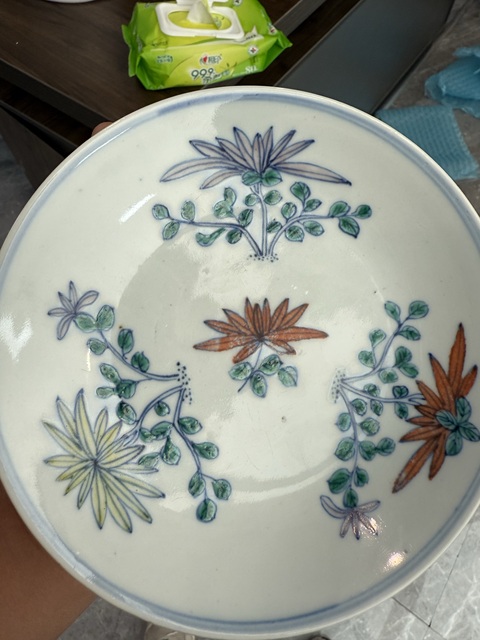 古玩陶瓷斗彩花卉紋盤拍賣,當前價格5900元