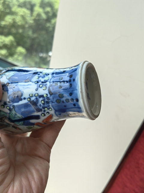 古玩陶瓷青花加彩童子抱瓶圖梅瓶真品鑒賞圖