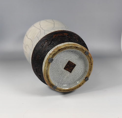 古玩陶瓷清中三色哥釉獸耳銜環賞瓶真品鑒賞圖