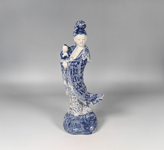 古玩陶瓷民國送子觀音青花雕塑真品鑒賞圖