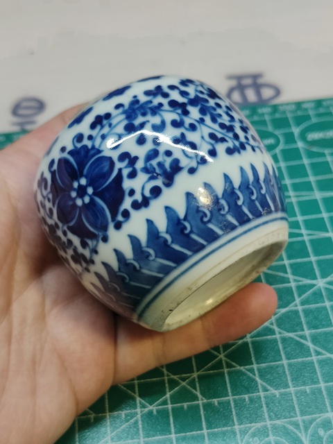 古玩陶瓷花卉紋青花罐拍賣,當前價格2000元