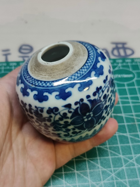 古玩陶瓷花卉紋青花罐拍賣,當前價格2000元