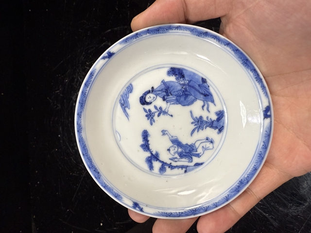 古玩陶瓷三娘教子圖青花盤真品鑒賞圖
