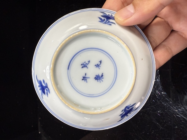 古玩陶瓷三娘教子圖青花盤真品鑒賞圖