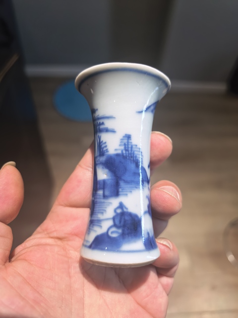 古玩陶瓷康熙.青花山水人物紋花觚拍賣，當(dāng)前價格1999元