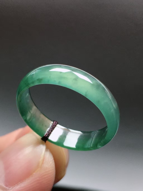 古玩玉器天然糯冰種翡翠戒指拍賣,當前價格298元