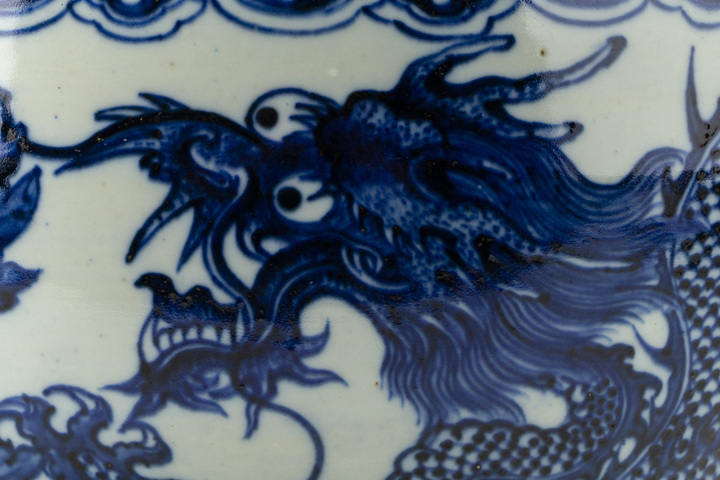 古玩陶瓷清晚·青花穿花龍紋卷缸拍賣，當前價格8880元
