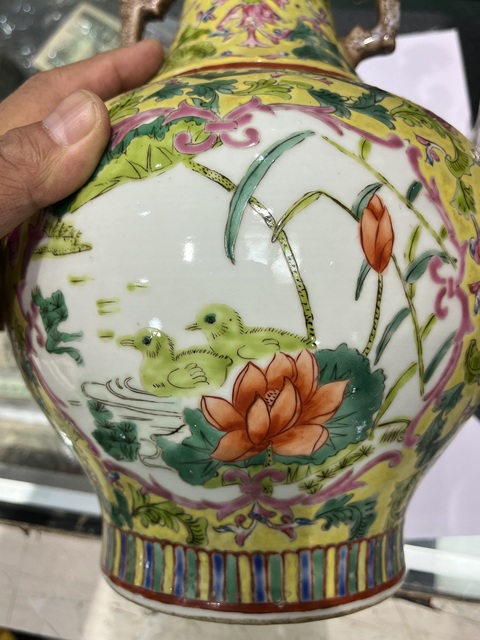 古玩陶瓷1990-2000年代 粉彩瓶真品鑒賞圖