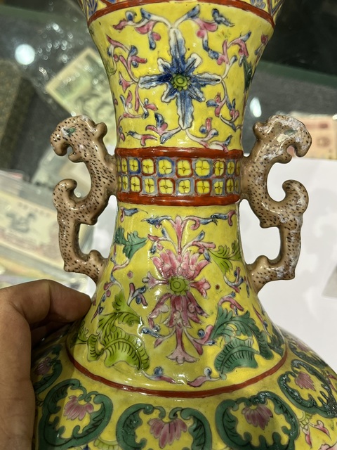 古玩陶瓷1990-2000年代 粉彩瓶真品鑒賞圖