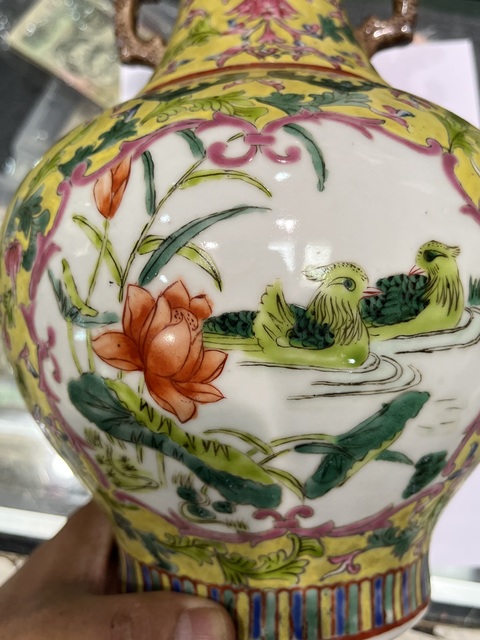 古玩陶瓷1990-2000年代 粉彩瓶真品鑒賞圖
