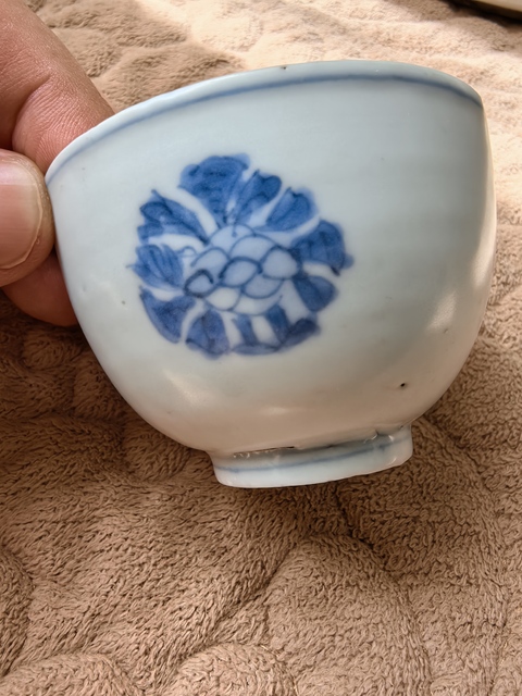 古玩陶瓷明晚期青花團花紋杯拍賣，當前價格9999元