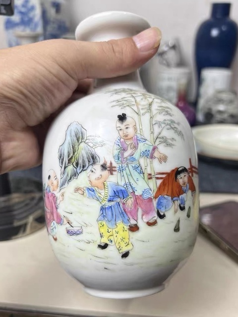 古玩陶瓷粉彩嬰戲圖盤口瓶拍賣，當前價格8600元
