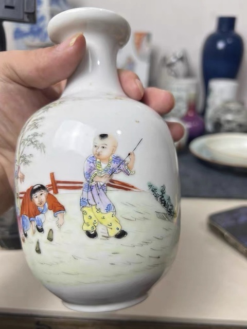 古玩陶瓷粉彩嬰戲圖盤口瓶拍賣，當前價格8600元