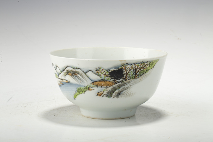 古玩陶瓷·粉彩山水紋碗
真品鑒賞圖