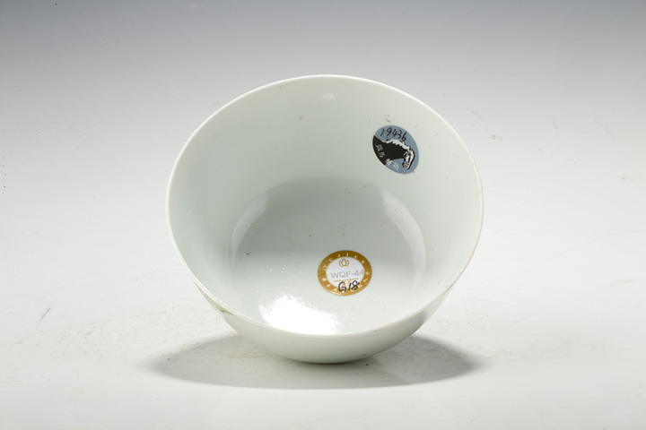 古玩陶瓷·粉彩山水紋碗
真品鑒賞圖