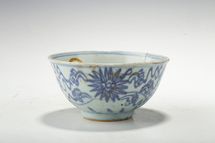 古玩陶瓷清早·青花纏枝花卉紋碗真品鑒賞圖