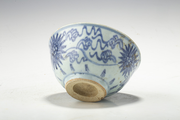 古玩陶瓷清早·青花纏枝花卉紋碗真品鑒賞圖