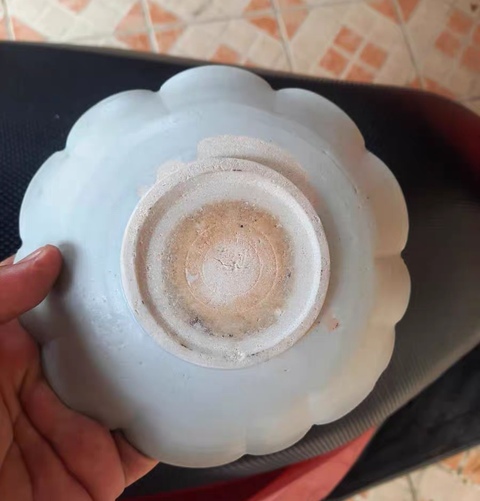 古玩陶瓷影青花口盤真品鑒賞圖