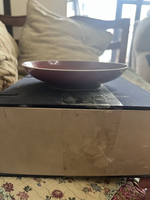 古玩陶瓷紅釉盤真品鑒賞圖