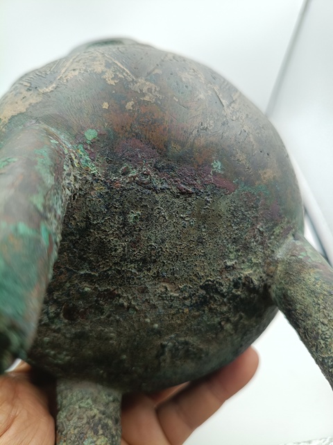 古玩銅器商圓柱腿蠶紋小鼎真品鑒賞圖