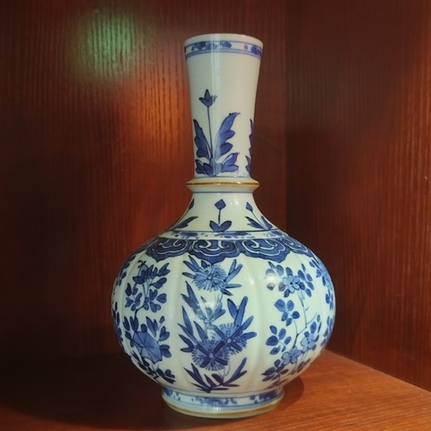 古玩陶瓷康熙青花瓶真品鑒賞圖