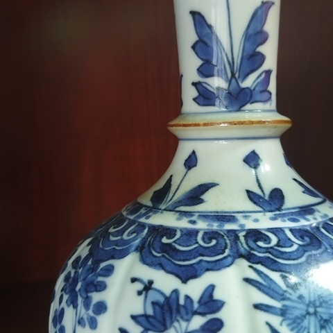 古玩陶瓷康熙青花瓶真品鑒賞圖