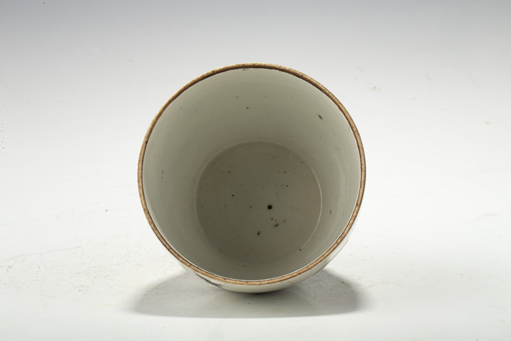 古玩陶瓷·墨彩海晏升平圖蓋缸
真品鑒賞圖