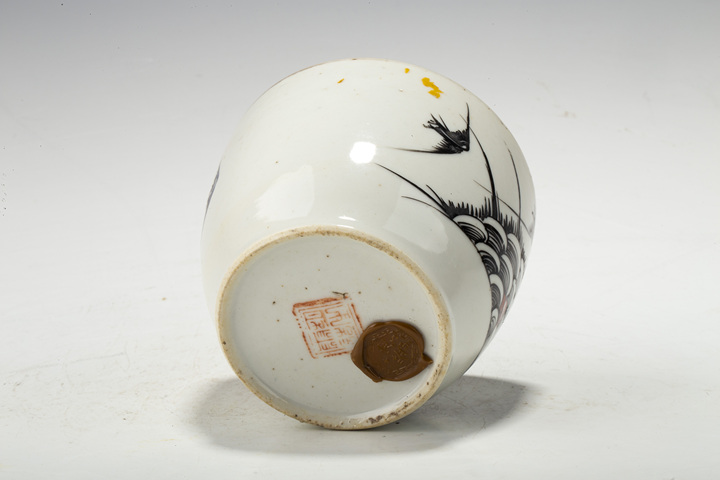 古玩陶瓷·墨彩海晏升平圖蓋缸
真品鑒賞圖