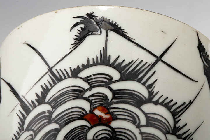 古玩陶瓷·墨彩海晏升平圖蓋缸
真品鑒賞圖