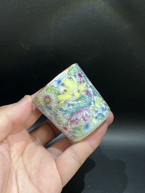 古玩陶瓷粉彩百花紋杯拍賣,當前價格2500元