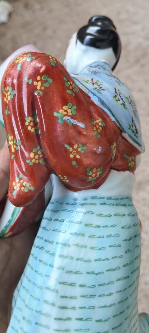 古玩陶瓷瓷塑人物像真品鑒賞圖