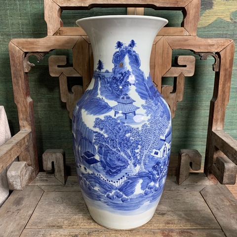 古玩陶瓷山水紋青花瓶真品鑒賞圖