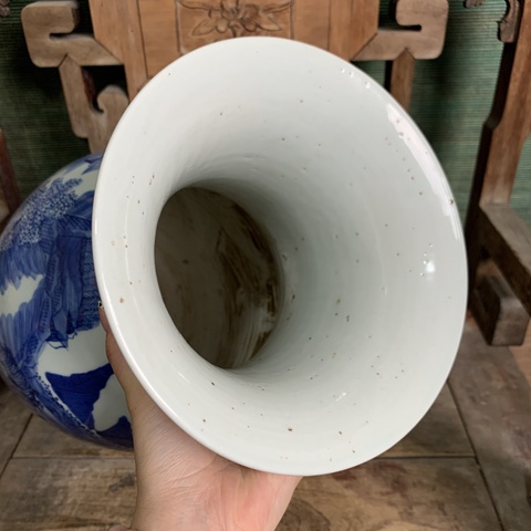 古玩陶瓷山水紋青花瓶真品鑒賞圖