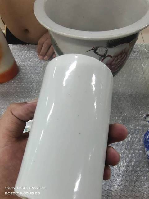 古玩陶瓷粉彩筆桶真品鑒賞圖