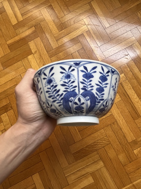 古玩陶瓷青花洞石花卉紋茶碗真品鑒賞圖