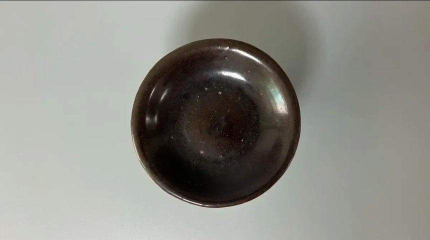 古玩陶瓷褐釉高足盤真品鑒賞圖