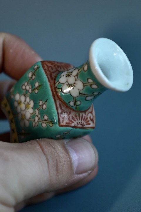 古玩陶瓷松石綠粉彩花卉紋天圓地方瓶拍賣,當前價格1200元
