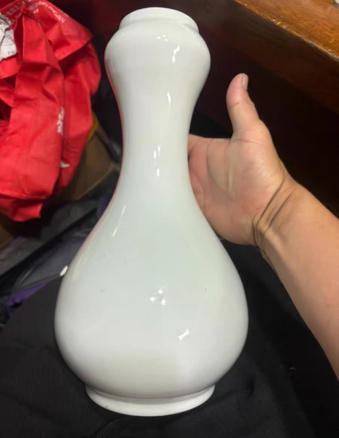 古玩陶瓷白釉蒜頭瓶真品鑒賞圖