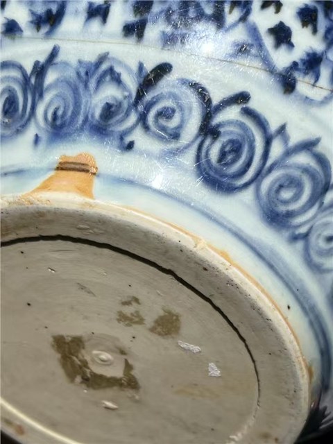 古玩陶瓷花卉紋青花罐真品鑒賞圖