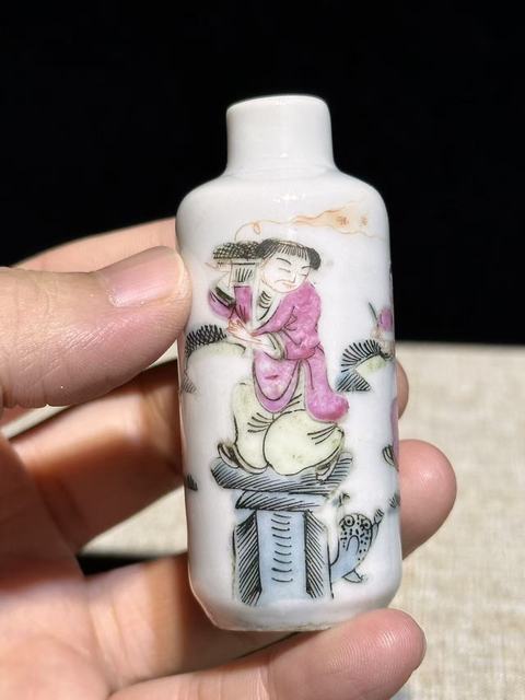 古玩陶瓷粉彩和合二仙鼻煙壺拍賣，當前價格2500元