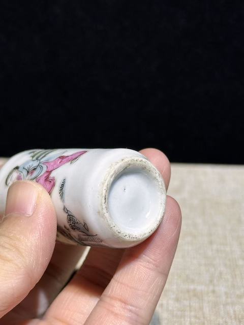 古玩陶瓷粉彩和合二仙鼻煙壺拍賣，當前價格2500元