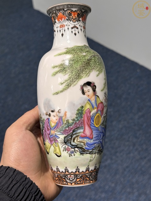 古玩陶瓷民國超細路仿琺瑯彩人物紋瓶拍賣，當前價格23800元