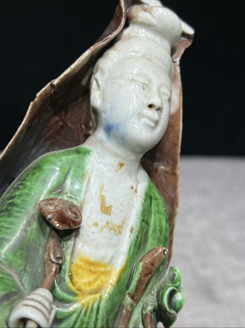 古玩陶瓷清中期 素三彩觀音真品鑒賞圖