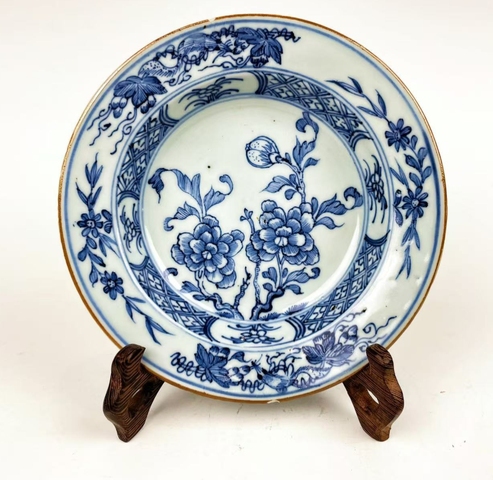 古玩陶瓷花卉紋青花盤真品鑒賞圖