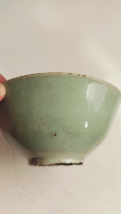 古玩陶瓷清中豆青釉花押款碗真品鑒賞圖