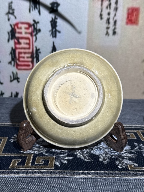 古玩陶瓷龍泉青瓷花卉紋盤真品鑒賞圖